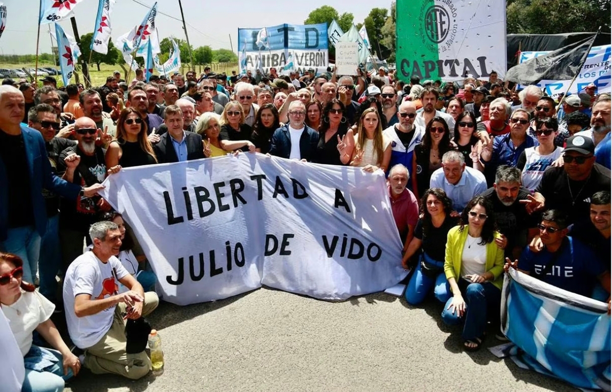 Marcha en Ezeiza por De Vido