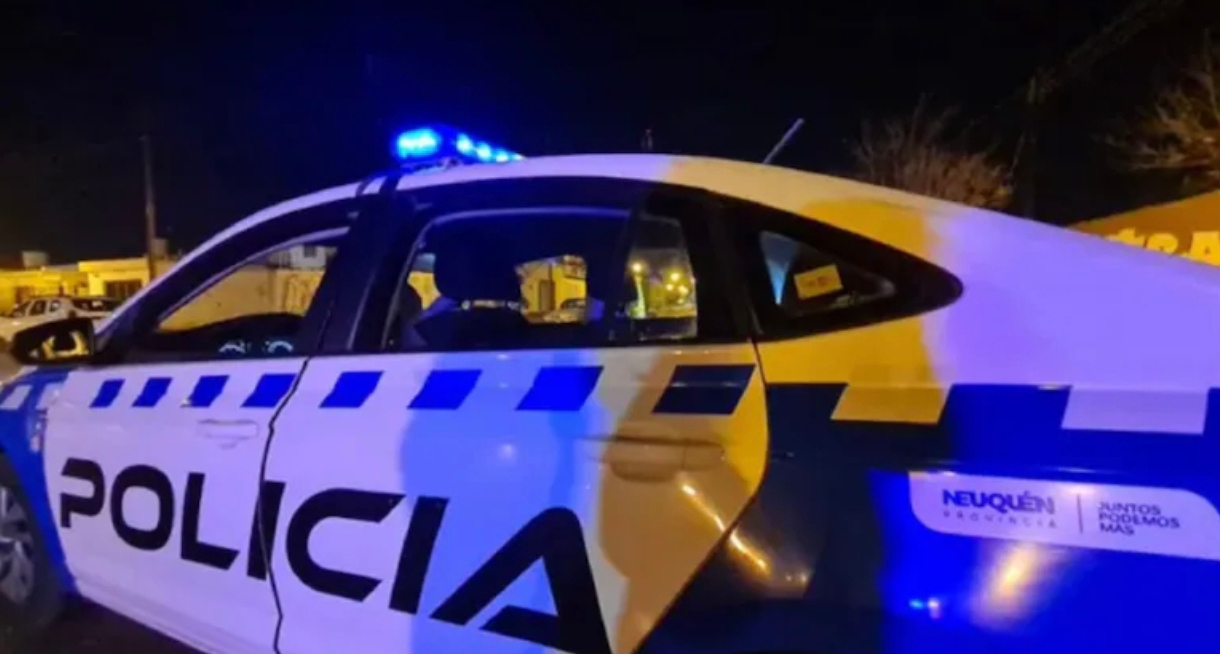 Neuquén: una pareja dejó a su bebé dormido en una camioneta y se fueron a una fiesta