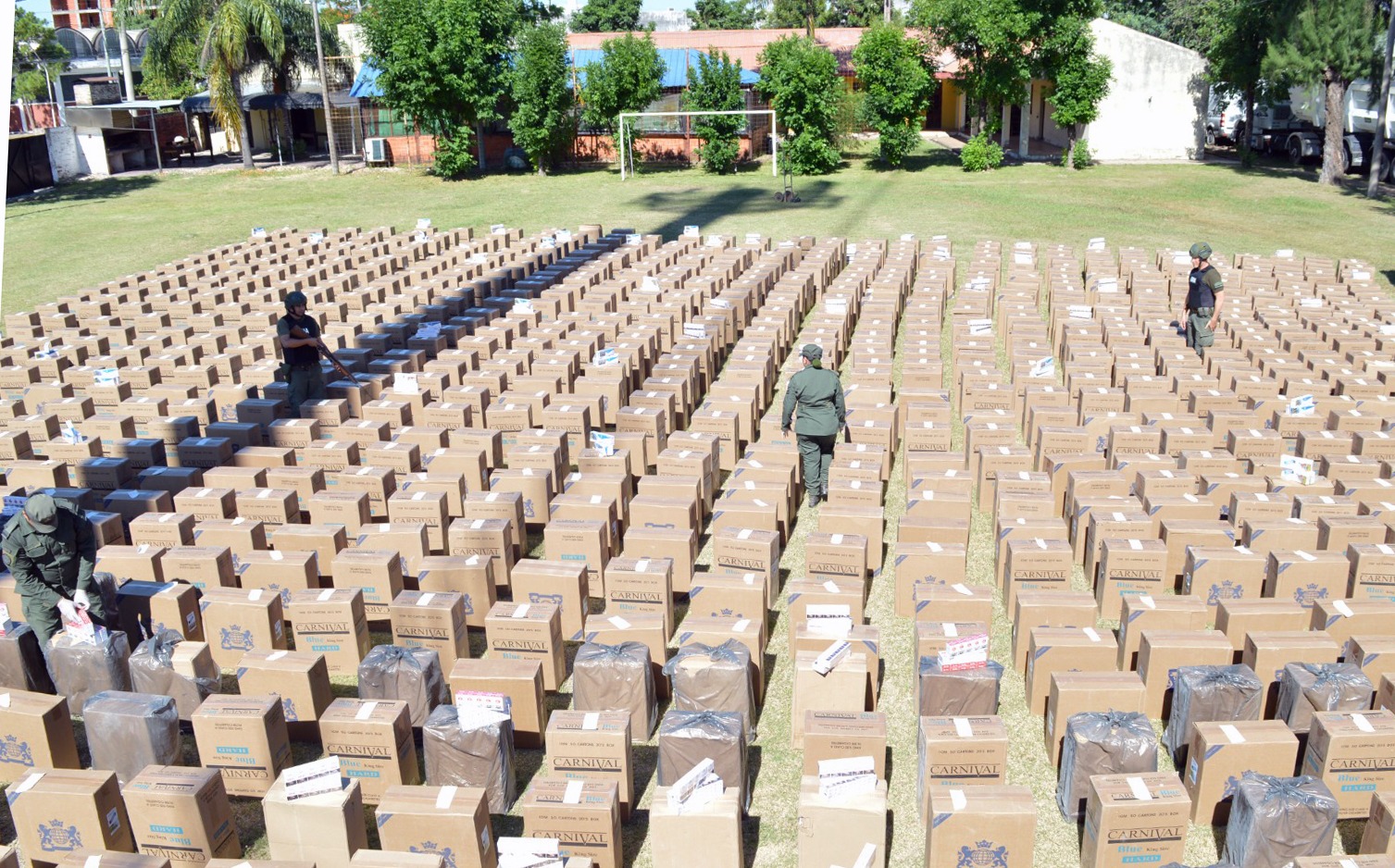 Inspeccionan un camión y detectan una carga de 546.000 atados de cigarrillos sin aval aduanero