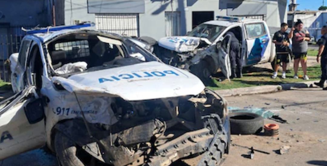 Dos patrulleros chocaron durante una persecuci&oacute;n en La Matanza y cuatro polic&iacute;as fueron hospitalizados