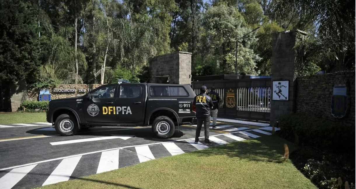 Allanan la sede de la AFA y el predio de Ezeiza en el marco de la causa que investiga a los dirigentes del f&uacute;tbol argentino